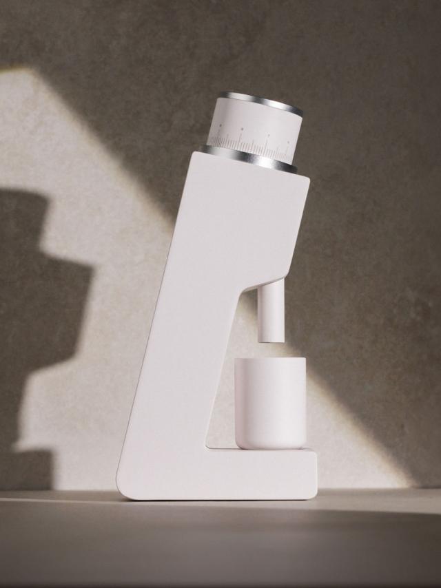 LifestyleB2CSecondaryImageWebName 